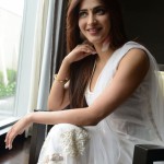 Actress Sruthi Hasan-Stills-flimnews.com