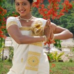 Actresss_Gopika_in_onam_Saree
