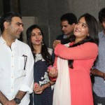 Anushka-Shetty-Arya-at-Inji-Iduppazhagi-Movie-2015