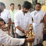 Kaa-Kaa-Kaa-Movie-pooja-stills