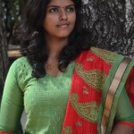 Kurangku_Kaila_Poomaalai_Movie_Actress-Stills