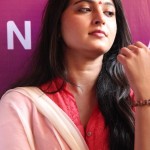 inji_idupazhagi_movie_pooja_stills_anushka