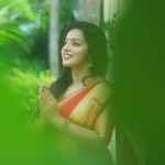 Malayalam-Actress-malavika-menon-beautiful-Saree-photos