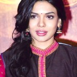 bollywood-actress-sara-loren-stills