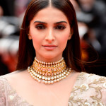 sonam-kapoor-cute-picture